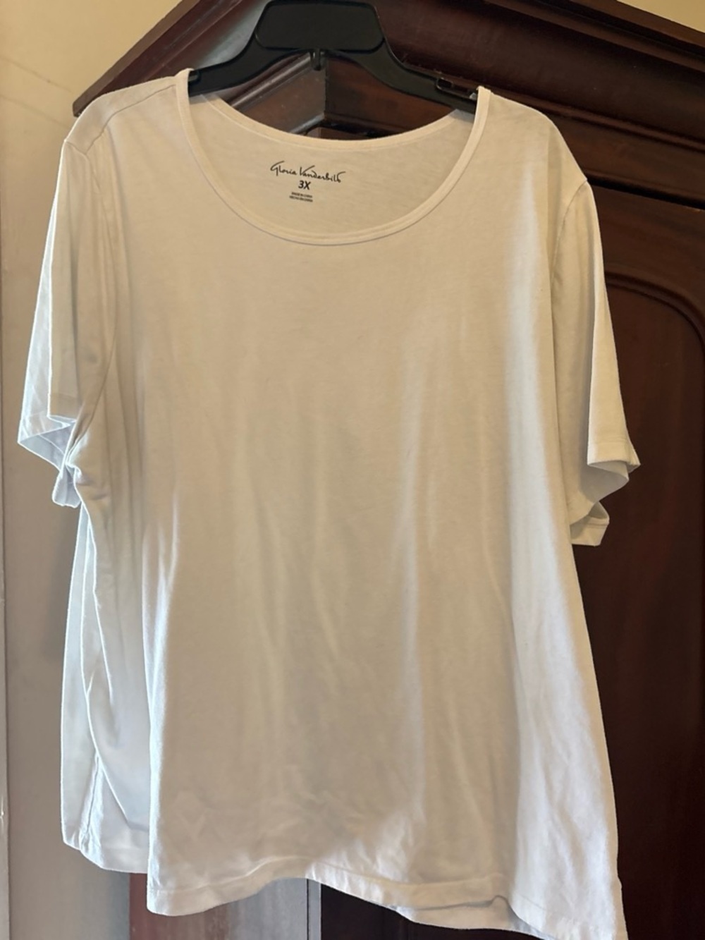 Gloria Vanderbilt Cream Scoop Neck Tee